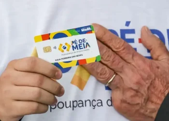O programa pé-de-meia está disponível na lista de benefícios do CadÚnico para pagamentos em 2024.
