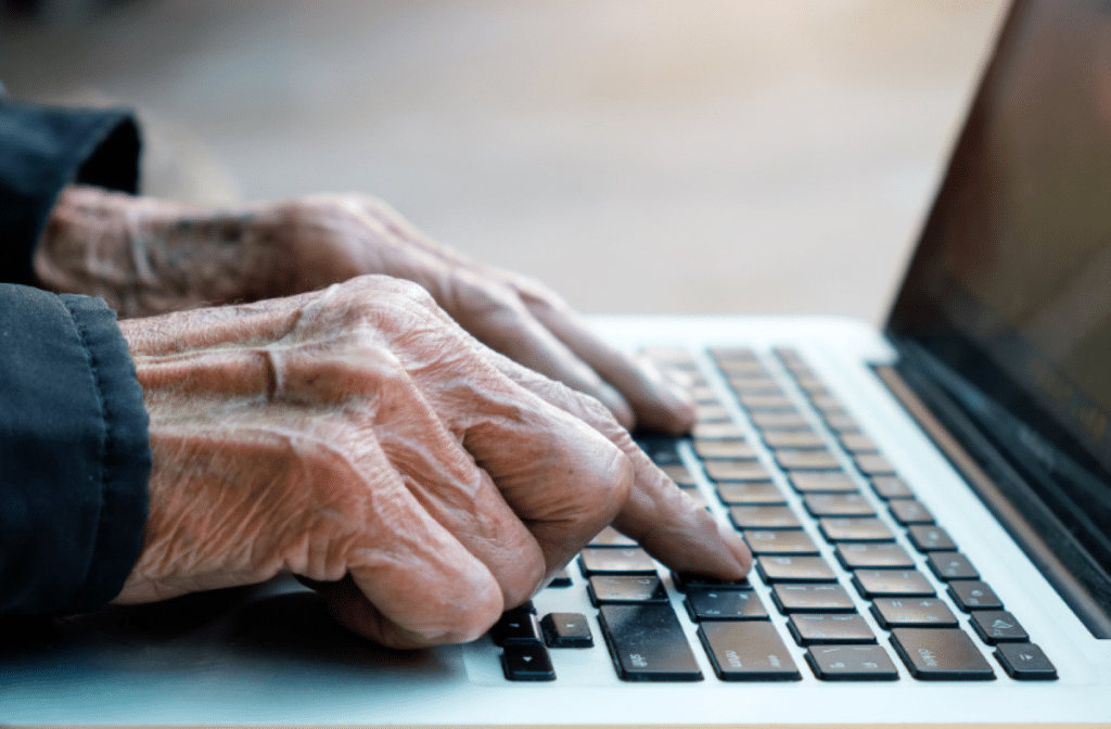 Internet Grátis para Idosos: Governo Federal Amplia Acesso Digital