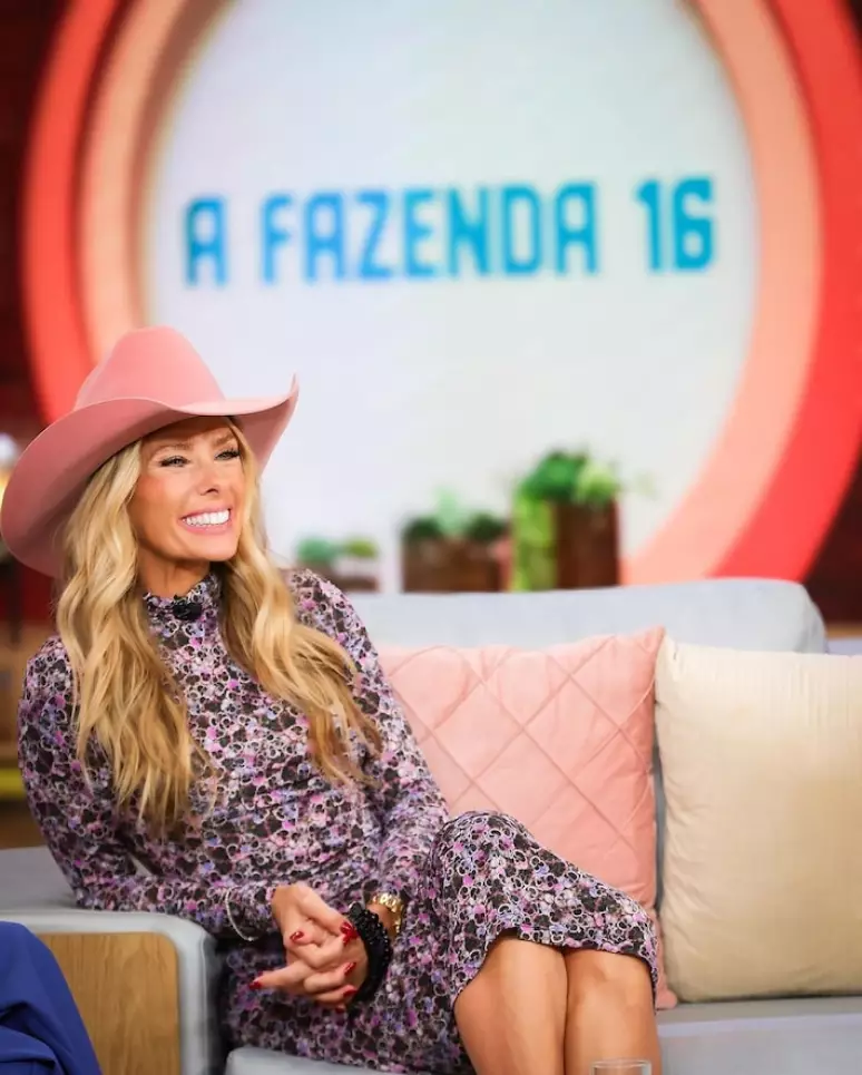 Adriane Galisteu é apresentadora do reality 'A Fazenda' 16.