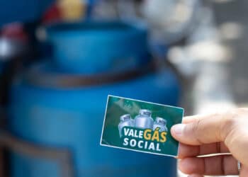 auxilio-ao-gas-em-2025-anuncia-novas-mudancas-e-surpreende-familias-beneficiarias