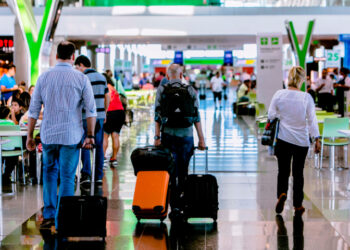 mal-posso-esperar-para-sair-de-ferias?-conheca-o-programa-voa-brasil-que-oferece-passagens-aereas-mais-baratas