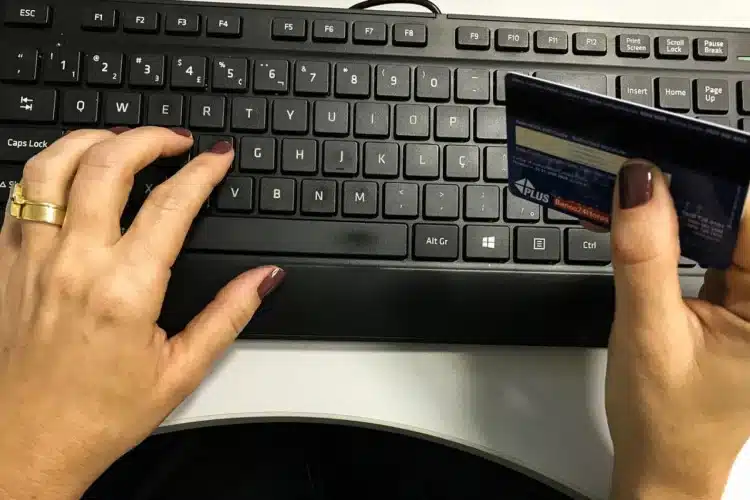 Técnica de Enfermagem Deverá Pagar R$ 180 Mil