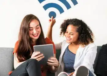 Benefícios da Internet Gratuita para Idosos