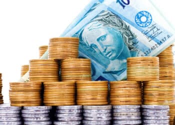 Dinheiro dos atrasados do INSS. (Fonte: shutterstock).
