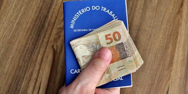 Aposentados e pensionistas terão salário extra em novembro! Veja como receber!