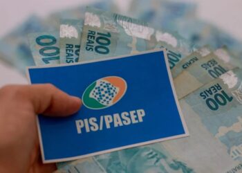O calendário do PIS/Pasep 2025 ainda não foi divulgado, mas beneficiários já esperam por novidades. TCU determinou antecipação do pagamento!