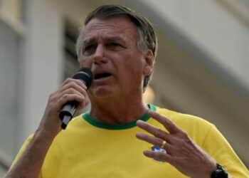 O ex-presidente Jair Bolsonaro compartilha suas opiniões sobre a recente agressão física de José Luiz Datena contra Pablo Marçal