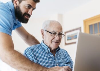 Descubra como os idosos podem ter acesso à internet gratuita e os benefícios que essa iniciativa proporciona. Conheça os requisitos!