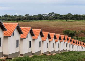 Descubra as condições especiais do programa Minha Casa Minha Vida para inscritos no CadÚnico, incluindo isenção de prestações!