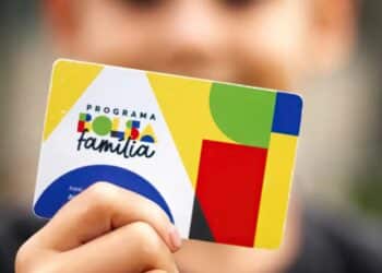 Entenda os motivos do cancelamento do Bolsa Família e o que fazer para reverter a suspensão e receber os valores atrasados.
