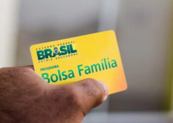O Ministério do Desenvolvimento Social anuncia antecipações nos pagamentos do Bolsa Família para setembro de 2024, beneficiando famílias!