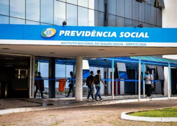 O INSS anuncia a devolução de valores descontados dos servidores em greve, buscando amenizar a situação dos trabalhadores!