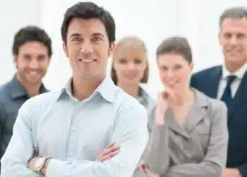 Construindo um Guarda-Roupa Inteligente e Evitando Compras por Impulso