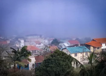 Frente Fria em Santa Catarina Aumenta Risco de Chuva Preta