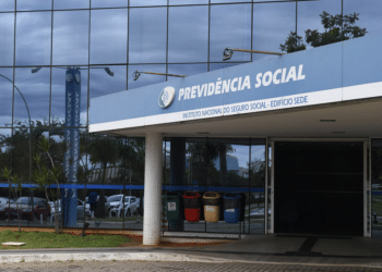 É falso! INSS Esclarece Que Não Concede 'Auxílio-Cuidador' para Todos – Confira os Detalhes!