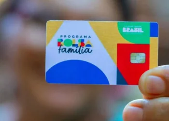 A Caixa está ligando pedindo a confirmação de CPF para repassar o Bolsa Família? Descubra agora se isso é verdade e como se proteger de golpes!