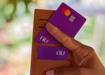 clientes-do-nubank-se-preocupam-com-possiveis-cortes-no-orcamento;-entender