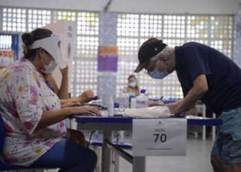 um-idoso-e-obrigatorio-a-votar-nas-eleicoes-de-2024?-conheca-os-criterios-e-beneficios