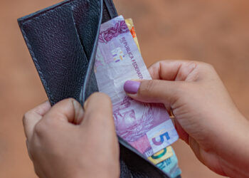 trabalhadores-poderao-sacar-pagamento-de-r$-2.313;-emitido-para-quem-trabalhou-nos-ultimos-meses