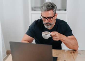 Por que o valor do salário mínimo ainda é considerado inadequado? (Fonte: Reprodução Freepik)