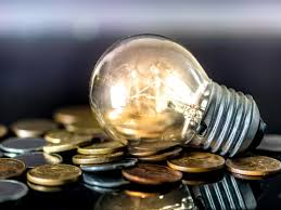 Idosos Podem Solicitar Desconto Automático na Conta de Luz - Veja como conseguir. Foto: UOL