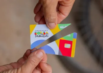 cartão bolsa família cortado