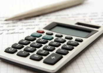 Crédito consignado: teto de juros para beneficiários do INSS foi reduzido após corte na Selic — Foto: Arquivo
