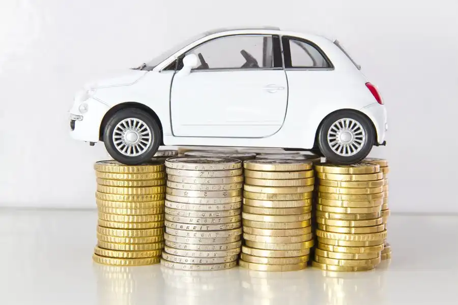 carro e moedas