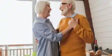 Casal de idosos - Créditos: depositphotos.com / AndrewLozovyi