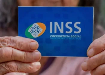 Cartões para Aposentados e Pensionistas do INSS. Foto: Jornal da Band