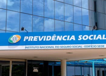 Desafios com Descontos Indevidos nas Aposentadorias. Foto: Perfil Brasil
