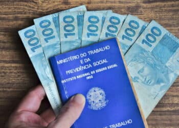 13º salário (Créditos: depositphotos.com / thenews2.com)