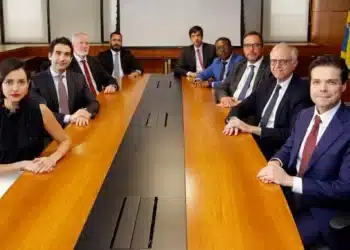 Novos diretores do Banco Central em reunião do Copom Imagem: Raphael Ribeiro/Banco Central… - Veja mais em https://economia.uol.com.br/noticias/redacao/2025/01/29/decisao-do-copom-para-quarta-feira.htm?cmpid=copiaecola