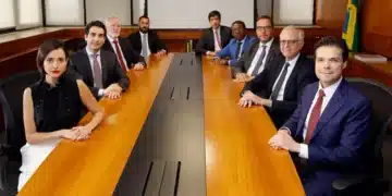 Novos diretores do Banco Central em reunião do Copom Imagem: Raphael Ribeiro/Banco Central… - Veja mais em https://economia.uol.com.br/noticias/redacao/2025/01/29/decisao-do-copom-para-quarta-feira.htm?cmpid=copiaecola