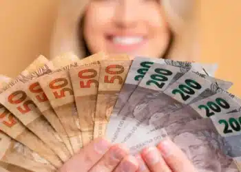 Governo anuncia reajuste do13º salário do INSS em 2025.