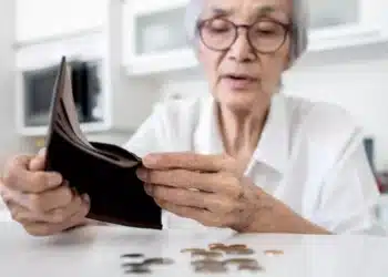 Saiba como funciona a lei do superendividamento para idosos.