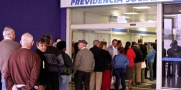 Entenda como aposentados conseguem antecipar aposentadoria do INSS em 2025.