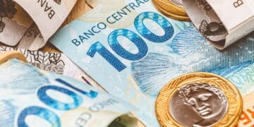 notas de reais e moedas