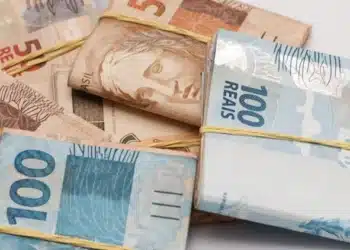 dinheiro. Créditos: depositphotos.com / rodrigobellizzi