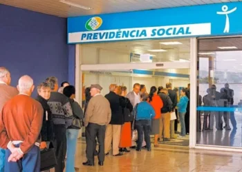 A fila do INSS passou de mais de 2 milhões de requerimentos em dezembro do ano passado.