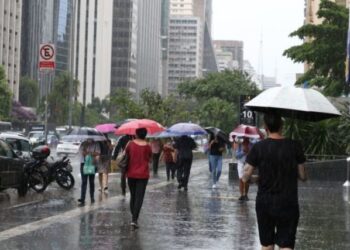 Ótimas notícias para quem não aguenta mais calor, a temperatura no Brasil vai cair!