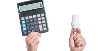 calculadora e lampada