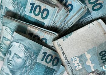 notas de cem reais