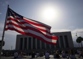 viajar-para-os-eua-fica-mais-caro-com-nova-taxa-do-visto-de-trump